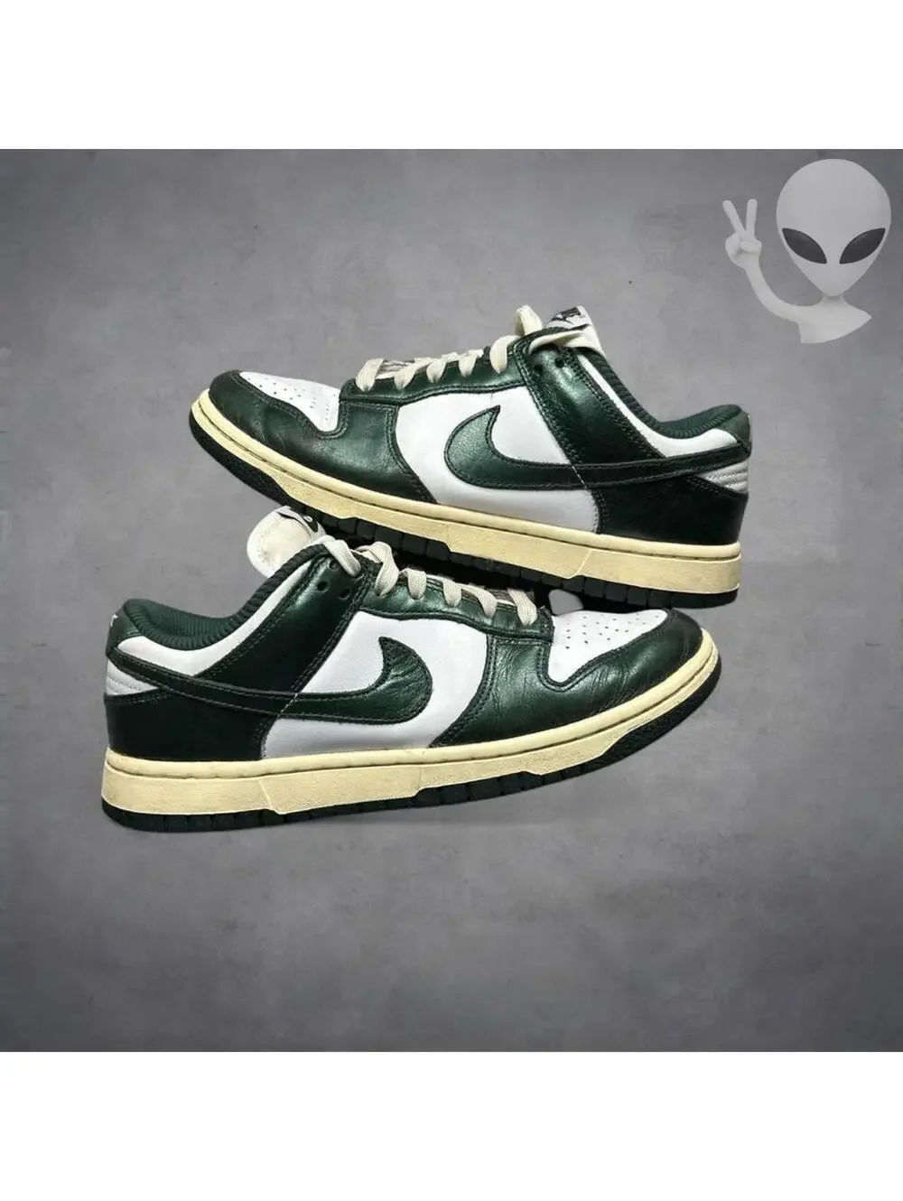 Nike Dunk Low Vintage Green DQ8580-100 Womens US 8 Mens 6.5 Aged White Low Top